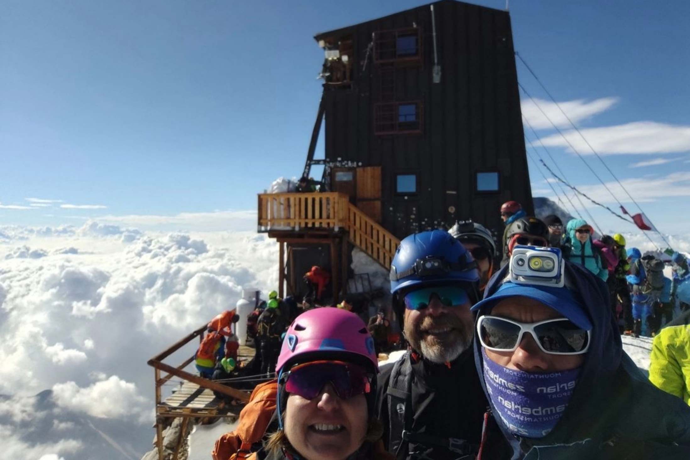 Francesca Moriani con il suo gruppo di trekking in alta quota